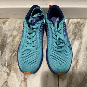 PRISTINE CONDITION RBX RUNNERS SNEAKER